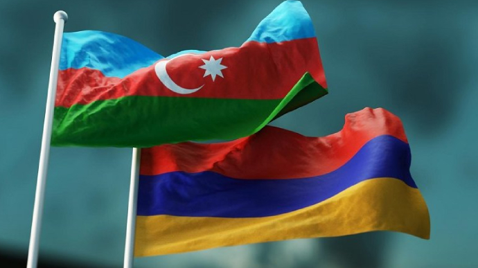 прапори Азербайджану та Вірменії